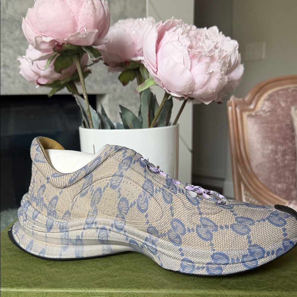 Gucci Beige and Blue Patterned Sneakers